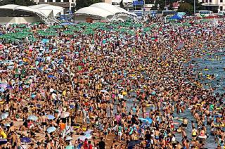 24 Most Crowded Places on Earth! - Gallery | eBaum's World