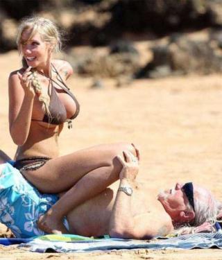 Gold Diggers Who Equates Love With Money