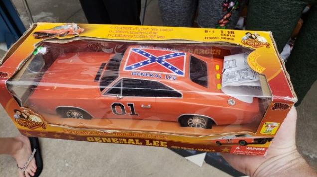 30 Thrift Store Finds That Are Pure Nostalgic Gold