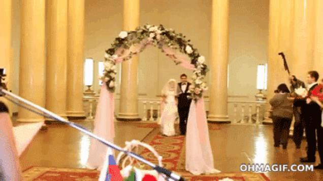 15 Funniest Wedding GIFs That Might-