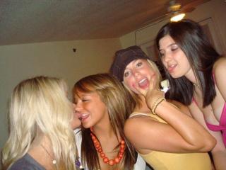 Sizzling Sweethearts: Amateur Hotness