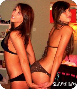 Sizzling Sweethearts: Horny Girls Playing