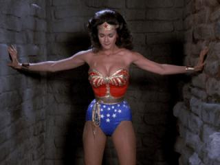 5 Gifs For Wonderwoman's Sexiness