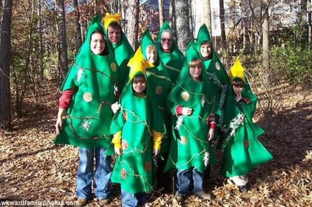 Awkward family Christmas pictures