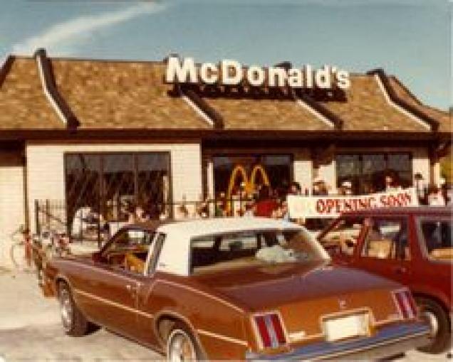 32 picture of McDonalds from the past