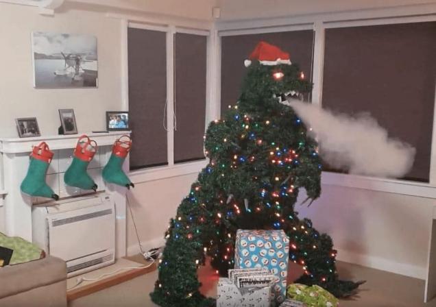 23 memes for Decorating the Christmas Tree