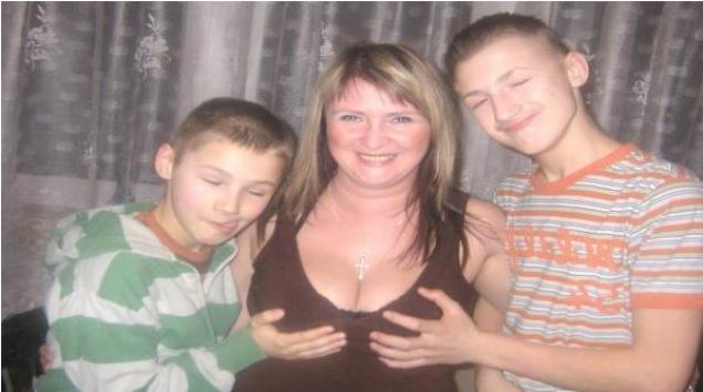 14 Creepy AF People Who Are WAY Too Close to Their Relatives