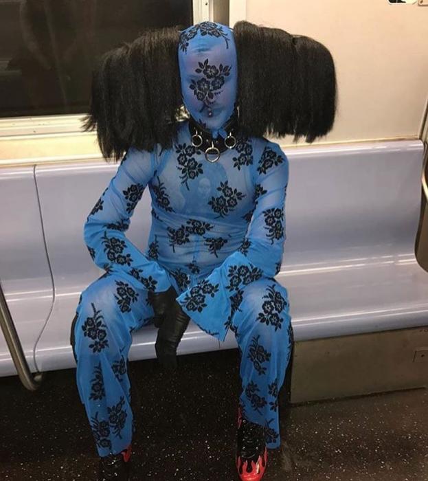 28 bizarre things seen on the subway