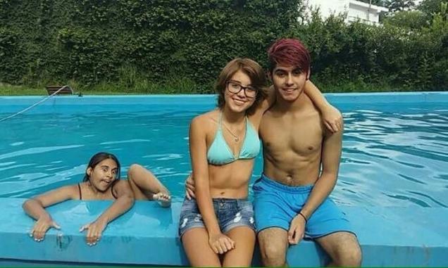 19 Photos Where the Background Was the Best Part.