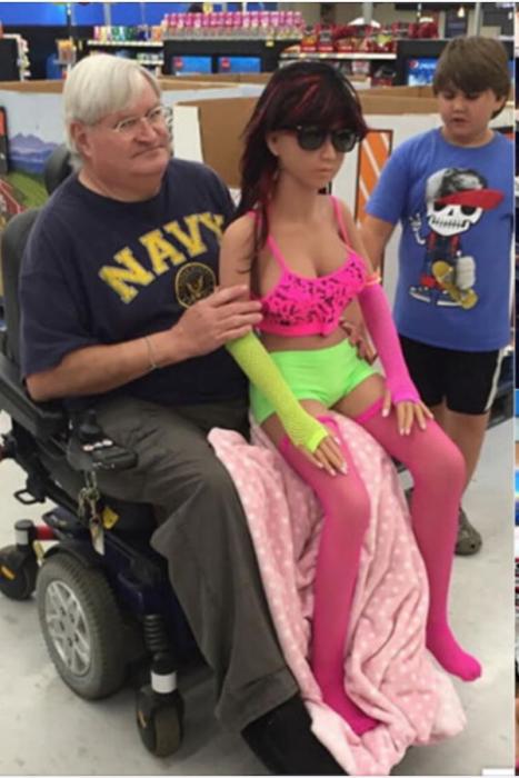 23 Photos Filled With WTF.