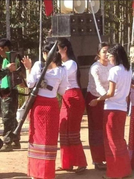 49 Pics And Meme To Amuse And Delight.