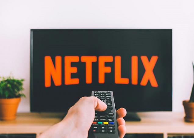 27 People Share the Biggest Scams in History