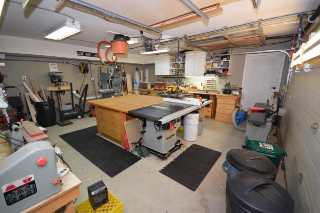 Guy Spends Over 1000 Hours To Make His Wife A Gift To Remember