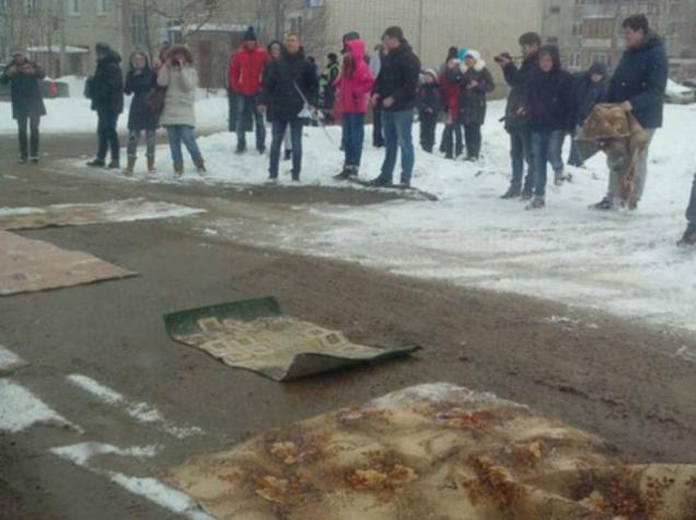 Top Weirdest Ways They Fix Roads In Russia