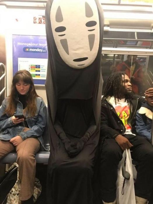 19 Things Seen On The Subway That Will Make You Avoid Public Transport