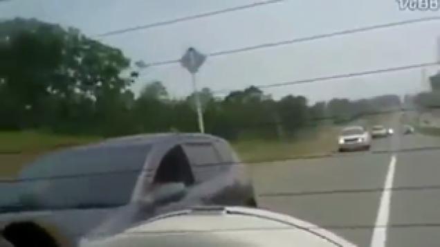 Road Rage Asshole Gets What He Deserves