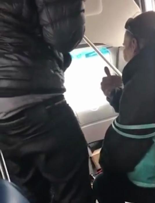 Racist Man Gets Tossed Off Nyc Train By Passengers For 