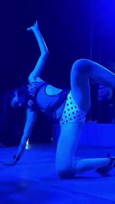 The Art Of The Pelvic Thrust