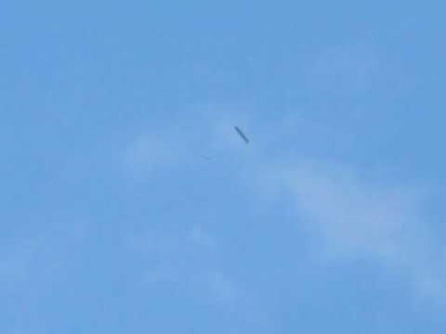 Stunning Cigar Shaped UFO Caught On Video Over UK - Creepy Video ...