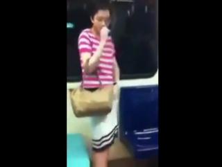 Chinese Lady Likes To Smell Her Own Pussy