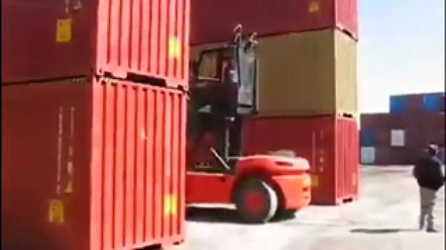 Forklift Fail With Huge Shipping Container - Wow Video | eBaum's World