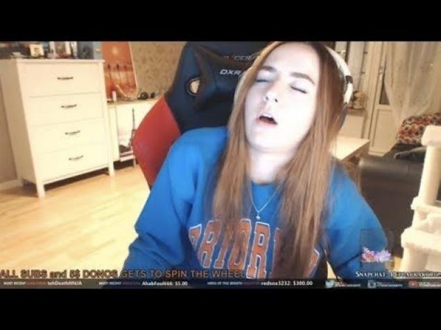 When she thought her stream was off... - Video | eBaum