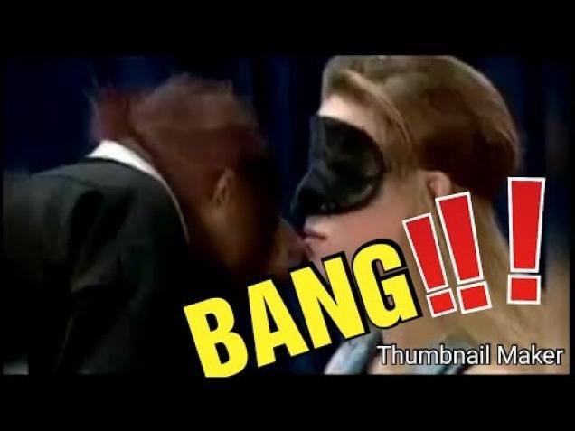 2 Girls kissing apes thinking their are men