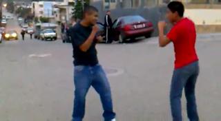 Mexican Uses Leg Kicks To Win Street Fight