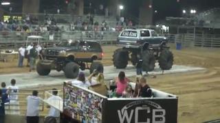 Truck Blows Engine Big Time In Truck Pull!