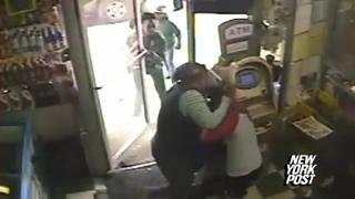 Vicious Girl Fight - Knife Attack - Caught on Tape!