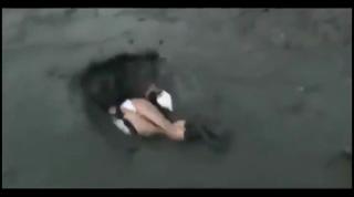 Girls Mud Diving!!!!