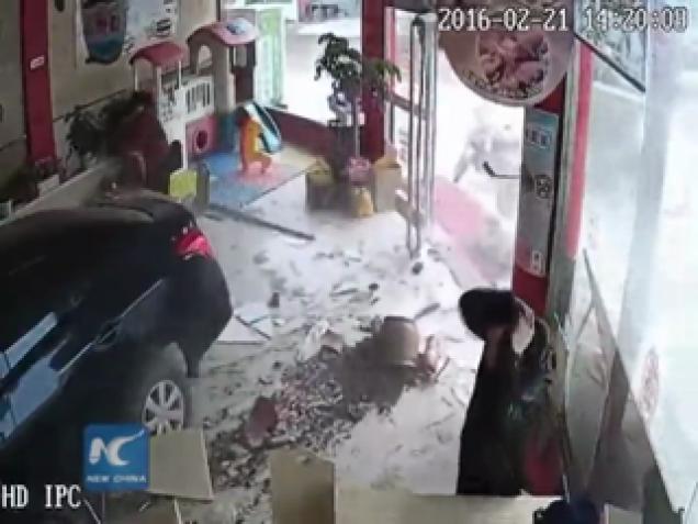 CCTV: Car smashes into hamburger restaurant - Wtf Video | eBaum's World