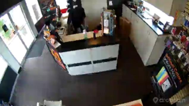 Scumbag Punches Pregnant Woman In The Face During Robbery