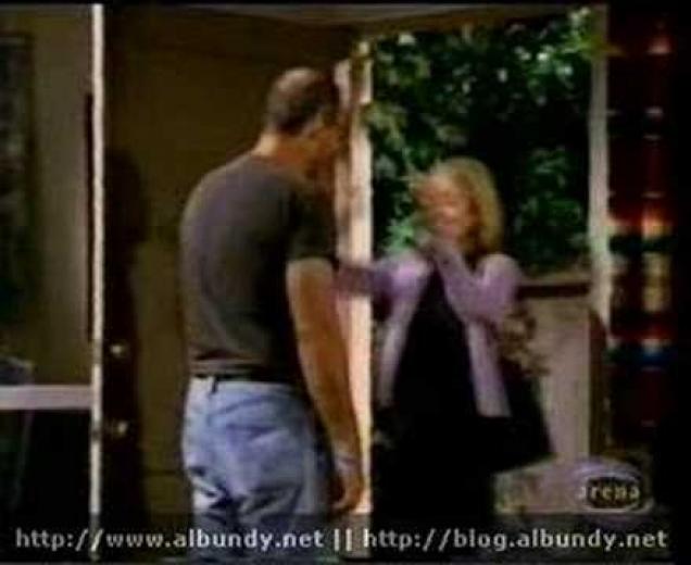 Ed O’neil surprises Christina applegate on set