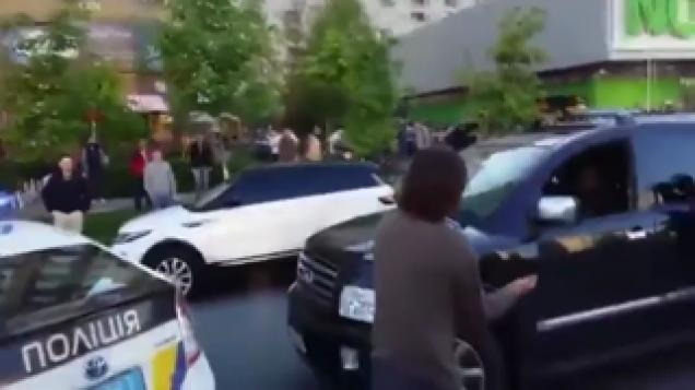 Former olympic wrestler takes on seven officers during arrest