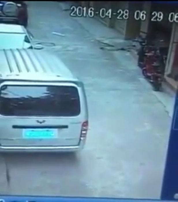 Father fights three vicious dogs to save suns life!