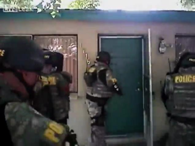 BODY CAM Yuma AZ police kill armed man - - Wtf Video | eBaum's World