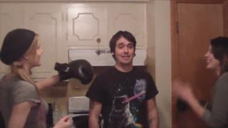 guy gets KO by two girls