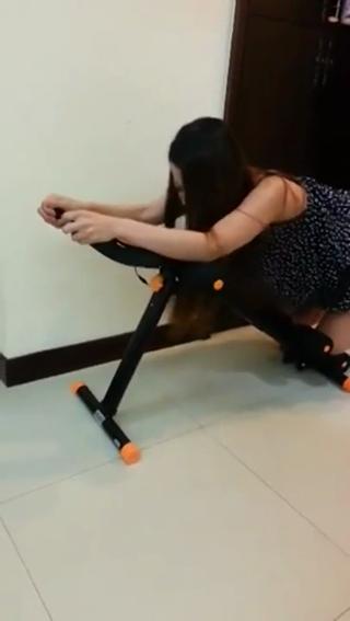 Japanese Girl Makes Interesting Workout Noises