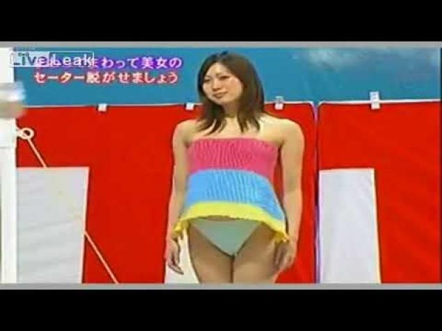 Japanese Game Show "Run And Upskirt"