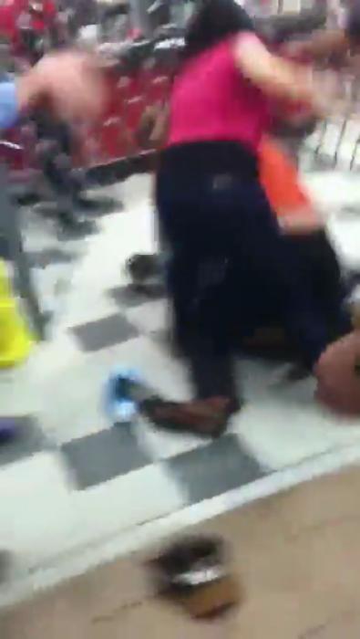 Chaos Erupts I n Walmart During Black Friday