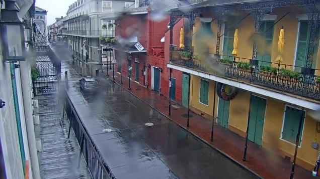 Livestream of Hurricane Ida hitting Bourbon Street in New Orleans