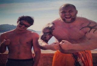 The Game of Thrones cast members snapping pics in the real world.