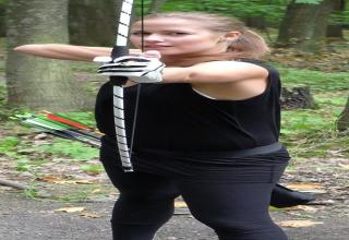44 Fabulous Photos Of Female Archers | eBaum's World
