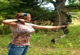 44 Fabulous Photos Of Female Archers | eBaum's World