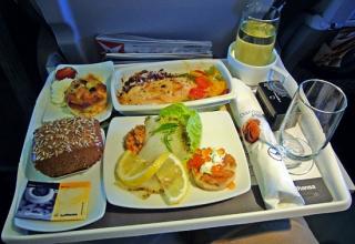 Till Bartels is a German journalist, who spends most of his life jet-setting between countries. Needless to say, he has had the opportunity to sample all types of cuisine offered by the airlines. Here are some of his food experiences 30000-feet in the air.