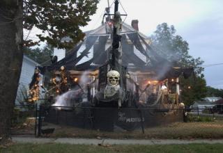 31 Of The Best Decorated Halloween Houses - Gallery | EBaum's World