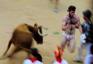 Cool pics from Running of the Bulls 2012