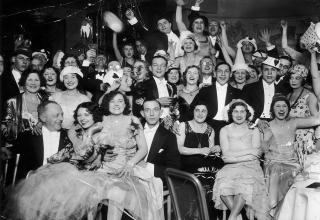 50 Timeless Photos Of Classic New Year's Eve Parties - Wow Gallery ...