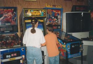 Proof '90s kids playing video games are cooler than kids today ...